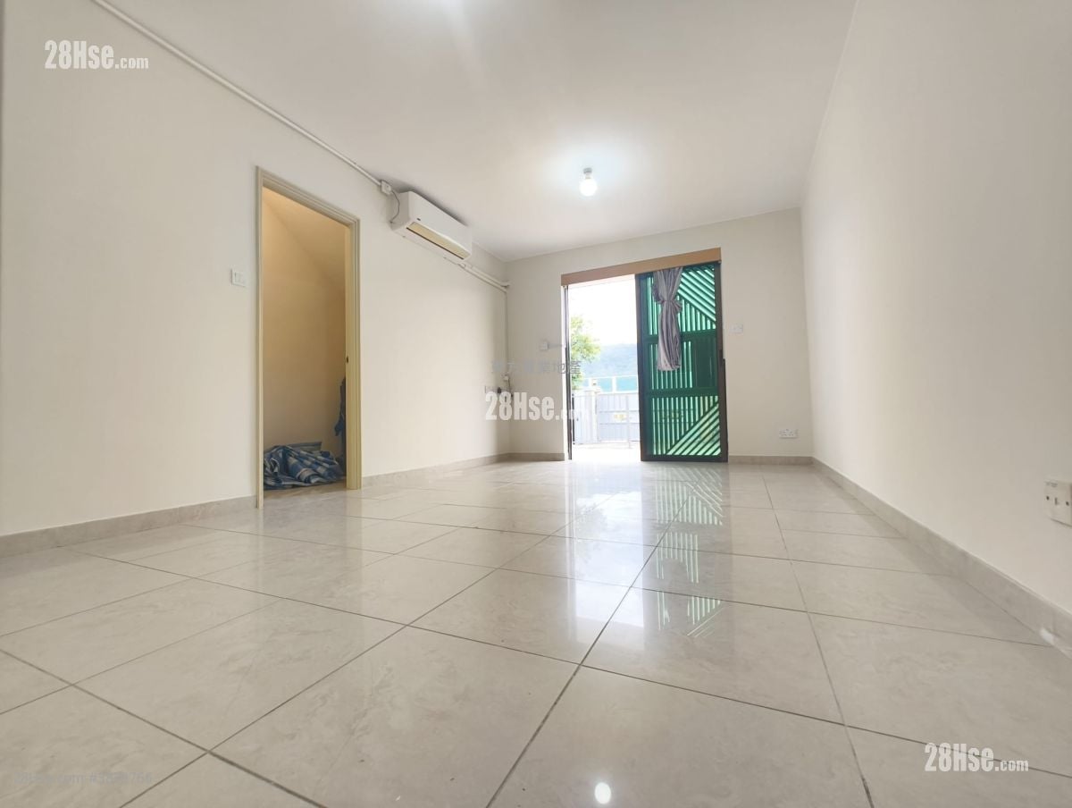 Village Rental 3 Bedrooms , 2 Bathrooms 700 ft²