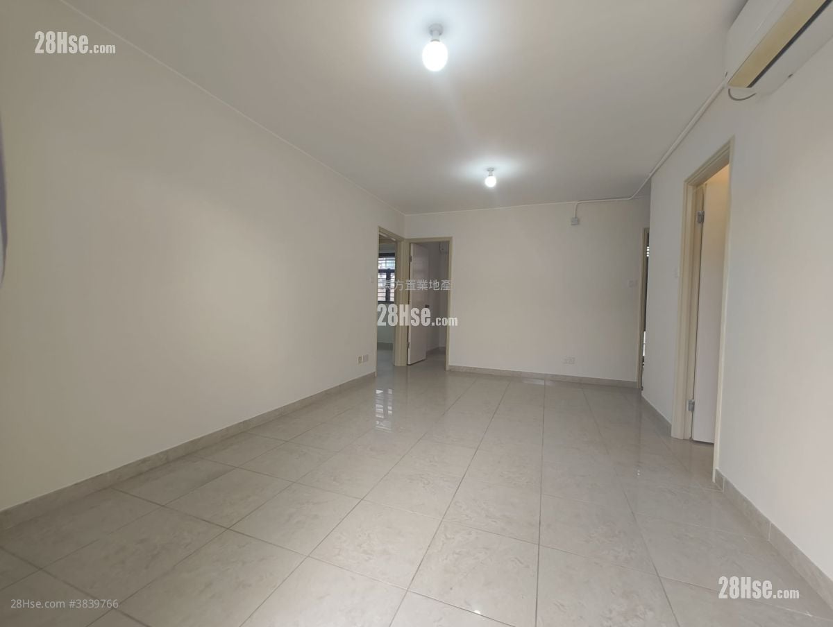 Village Rental 3 Bedrooms , 2 Bathrooms 700 ft²