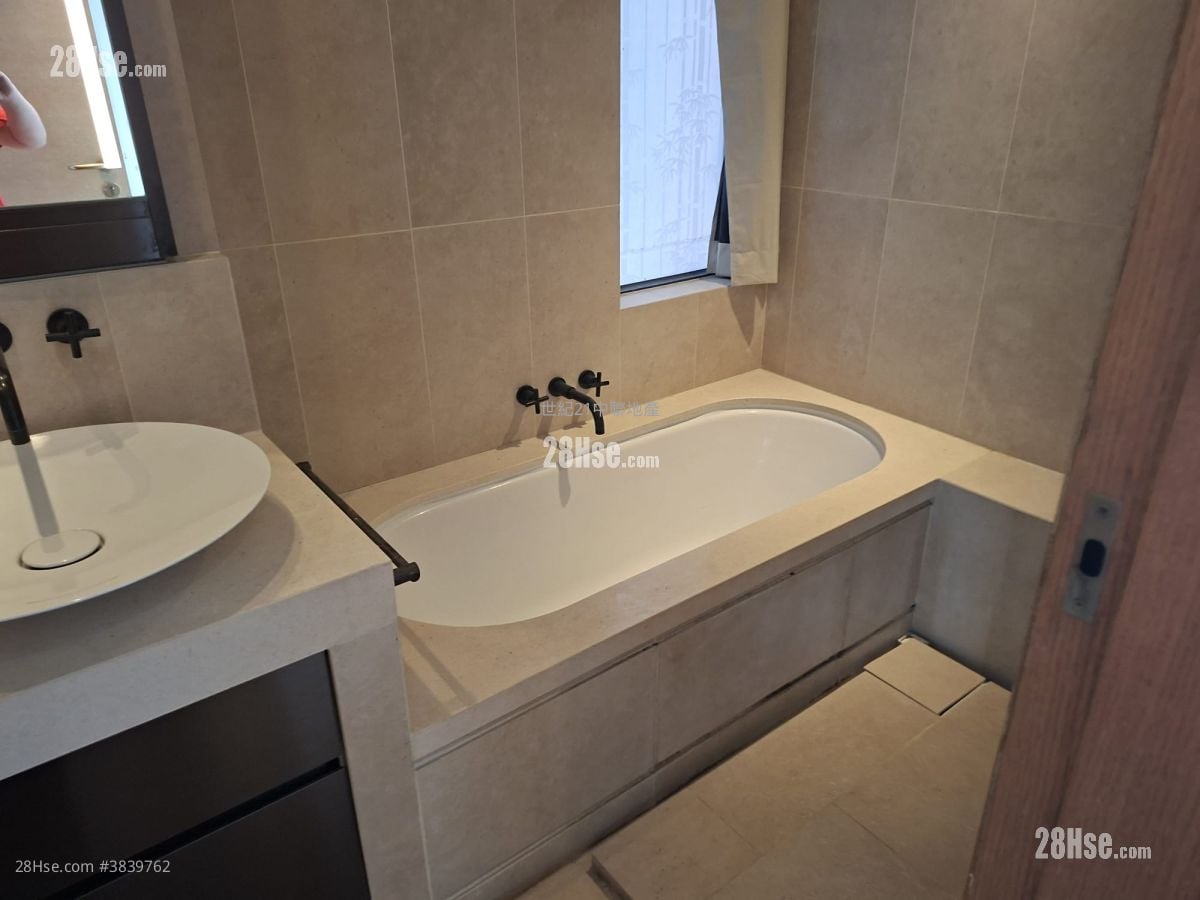The Pavilia Hill Sell 3 Bedrooms , 2 Bathrooms 915 ft²