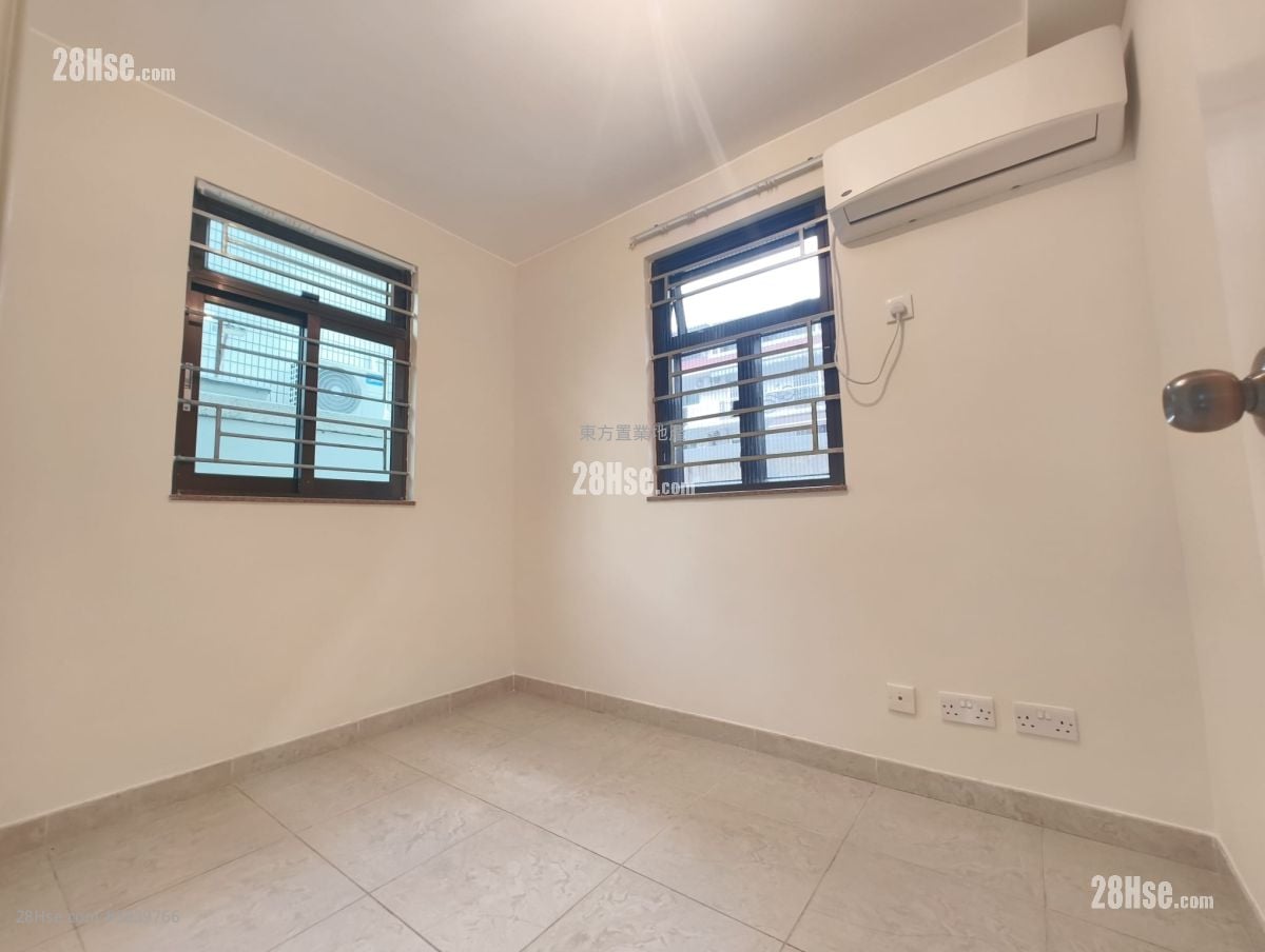 Village Rental 3 Bedrooms , 2 Bathrooms 700 ft²