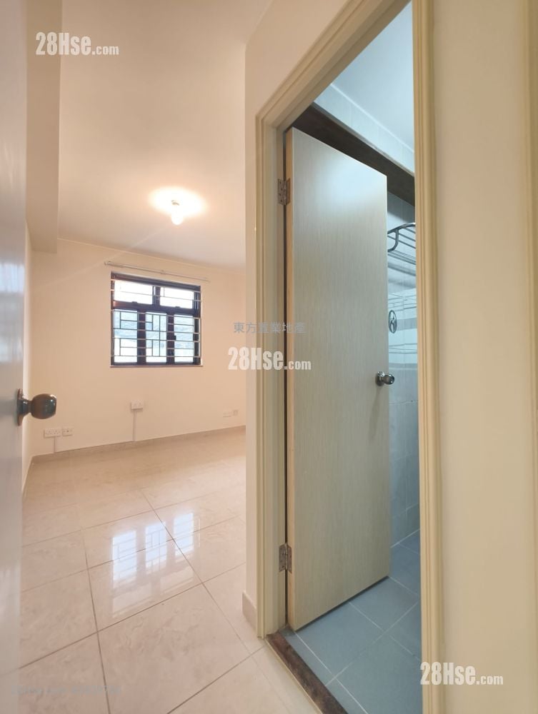 Village Rental 3 Bedrooms , 2 Bathrooms 700 ft²
