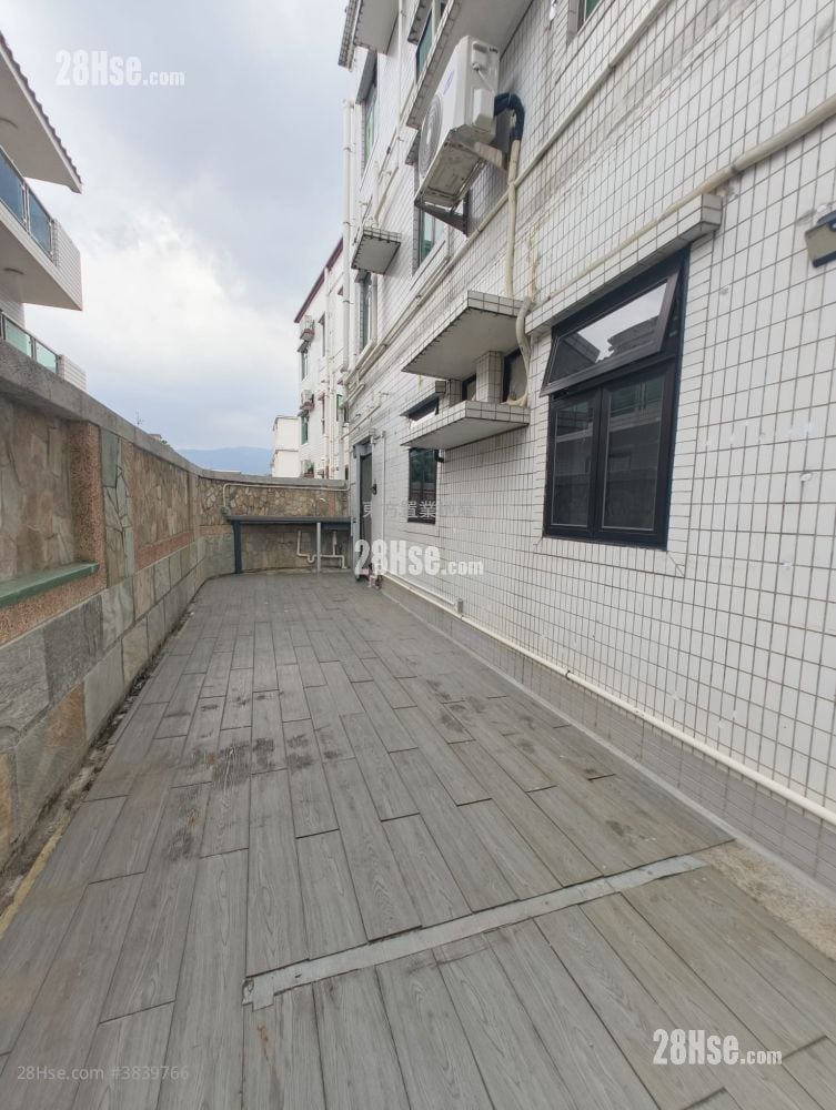 Village Rental 3 Bedrooms , 2 Bathrooms 700 ft²