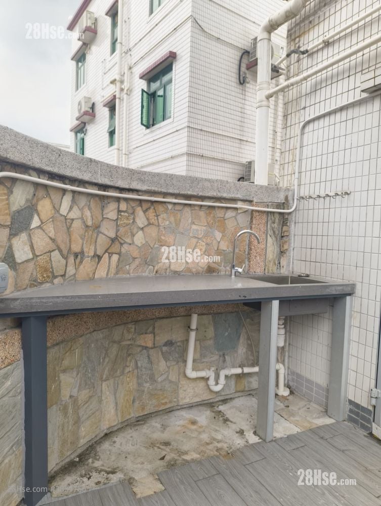 Village Rental 3 Bedrooms , 2 Bathrooms 700 ft²