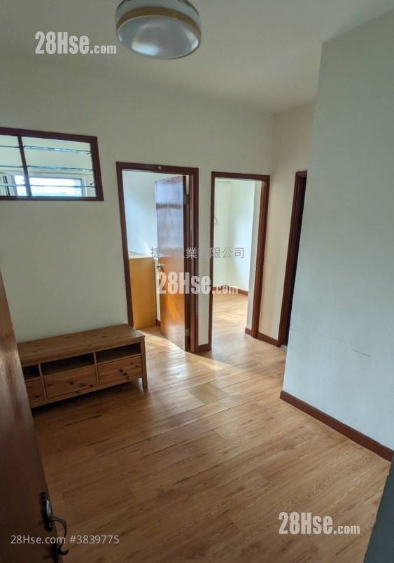 Bee Shing Mansion Sell 2 Bedrooms , 1 Bathroom 397 ft²