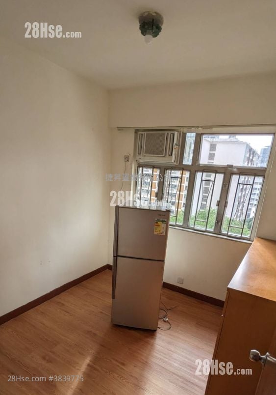 Bee Shing Mansion Sell 2 Bedrooms , 1 Bathroom 397 ft²