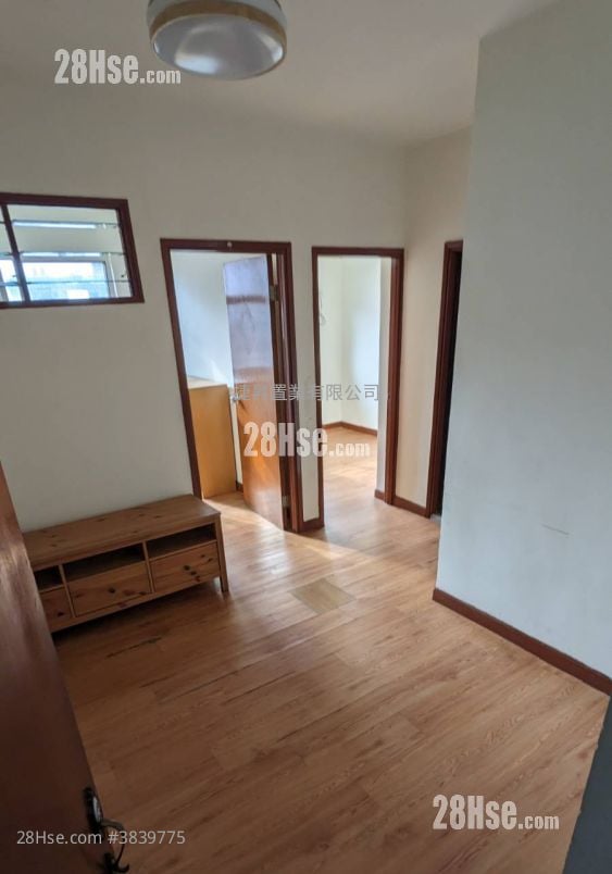 Bee Shing Mansion Sell 2 Bedrooms , 1 Bathroom 397 ft²
