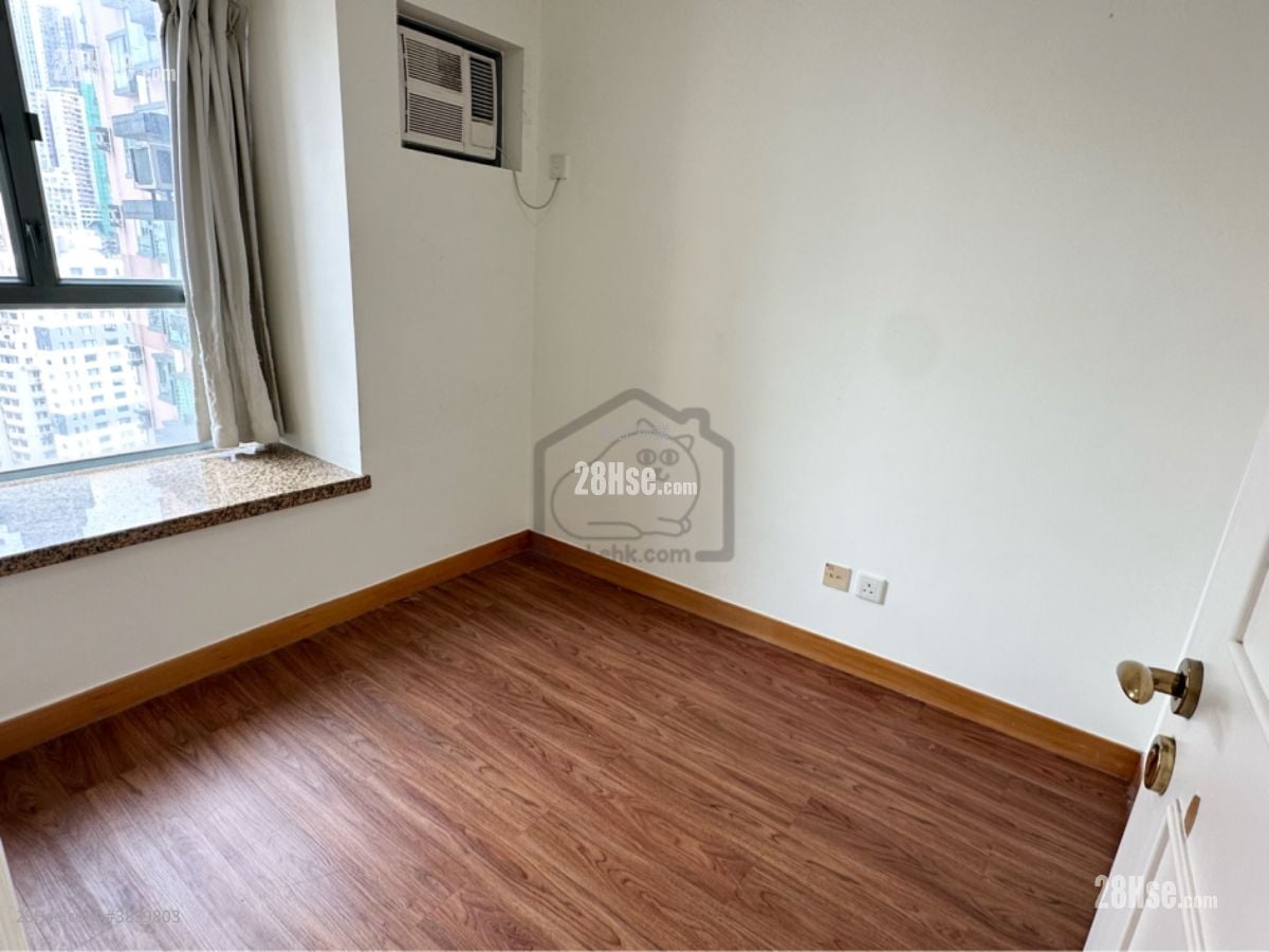 Queen's Terrace Rental 1 Bedroom , 1 Bathroom 322 ft²