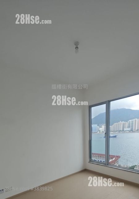 The Coast Line Sell 723 ft²