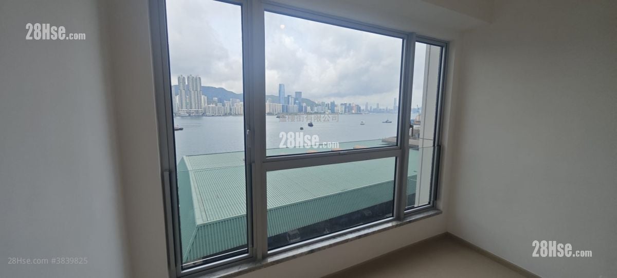 The Coast Line Sell 723 ft²