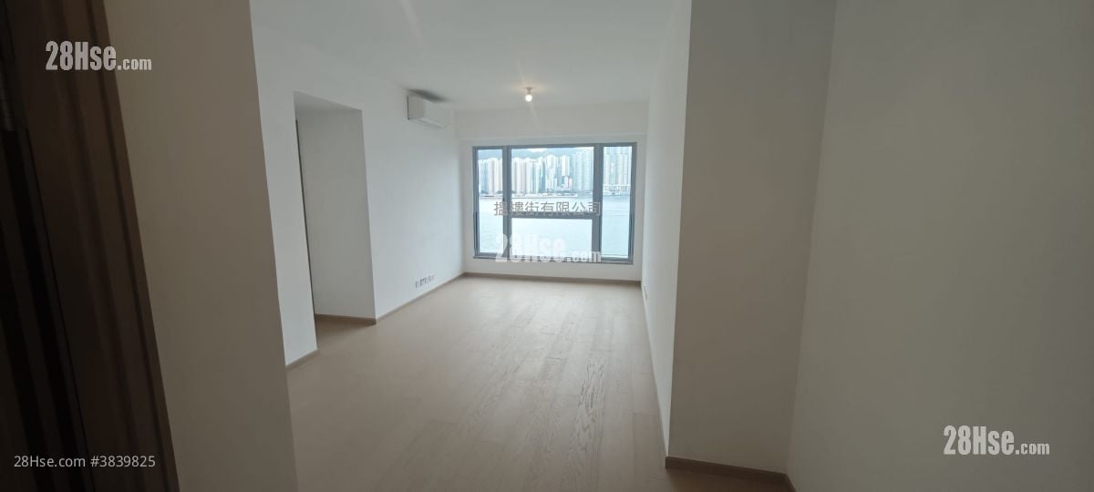 The Coast Line Sell 723 ft²