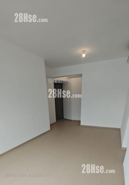 The Coast Line Sell 723 ft²