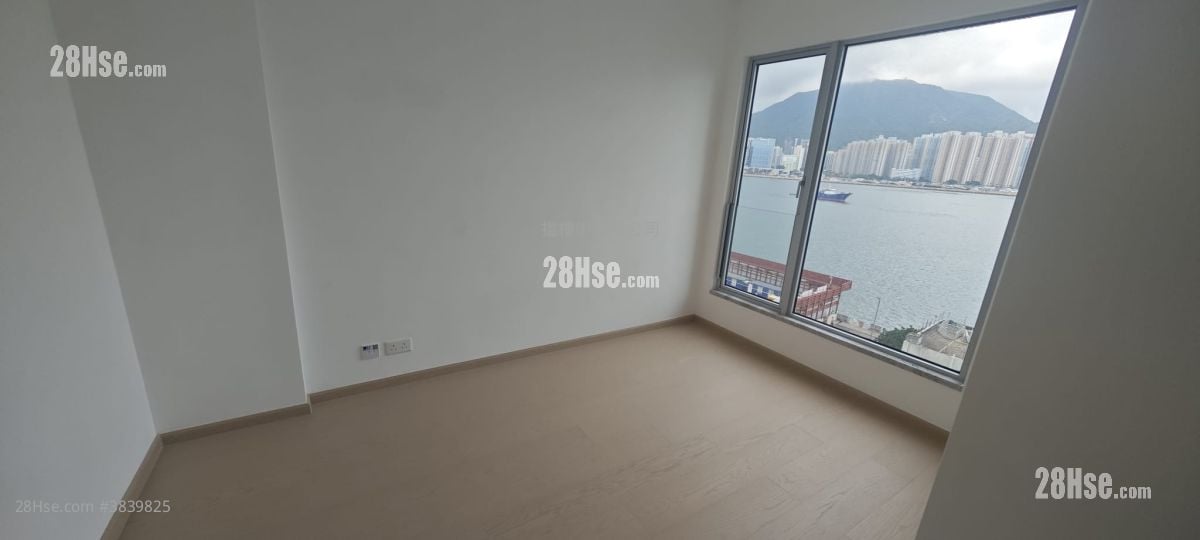The Coast Line Sell 723 ft²