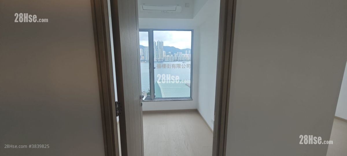 The Coast Line Sell 723 ft²