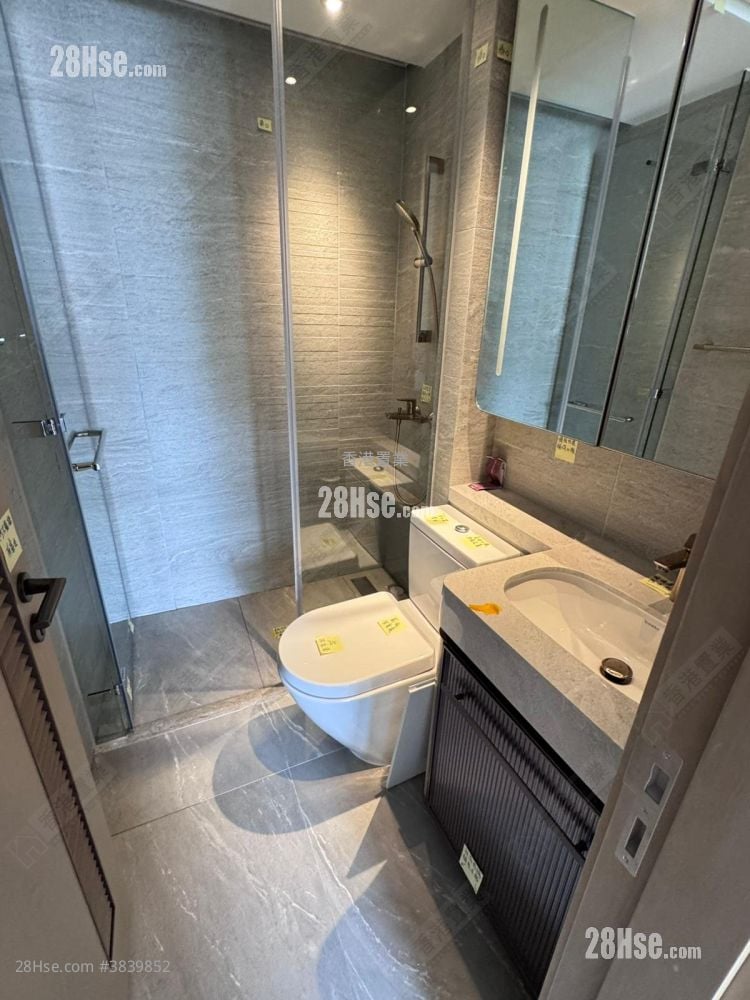 Uptown East Sell 287 ft²