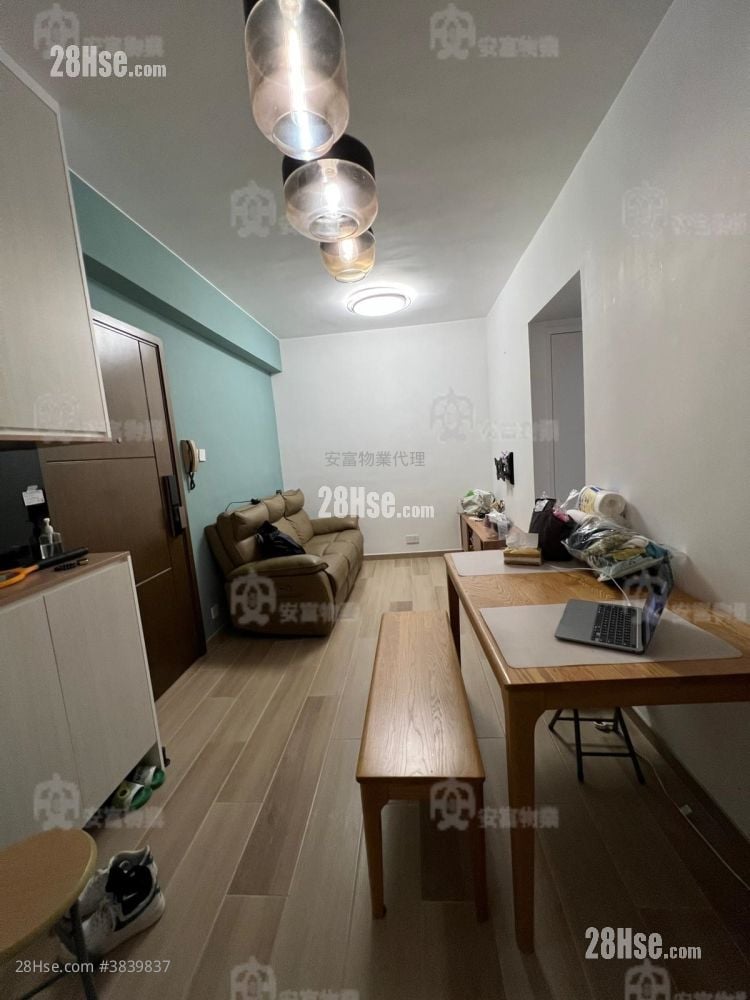 Eightland Gardens Sell 2 Bedrooms , 1 Bathroom 431 ft²