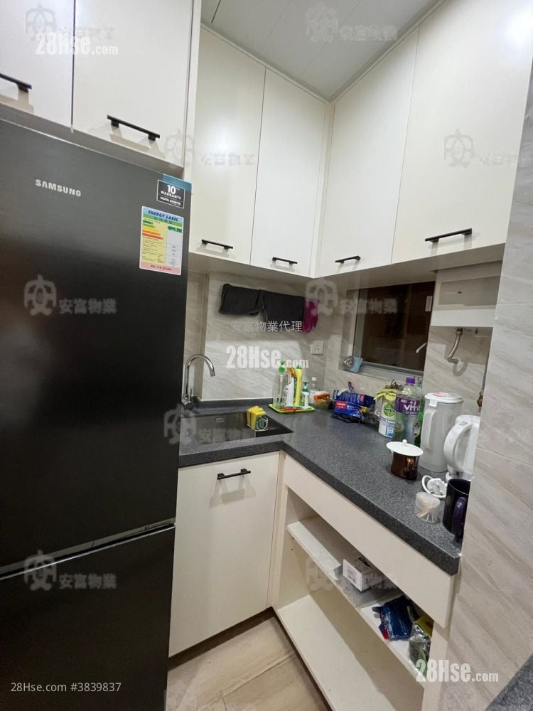 Eightland Gardens Sell 2 Bedrooms , 1 Bathroom 431 ft²