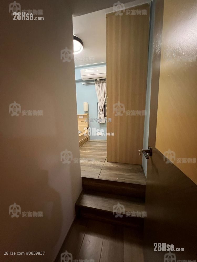 Eightland Gardens Sell 2 Bedrooms , 1 Bathroom 431 ft²