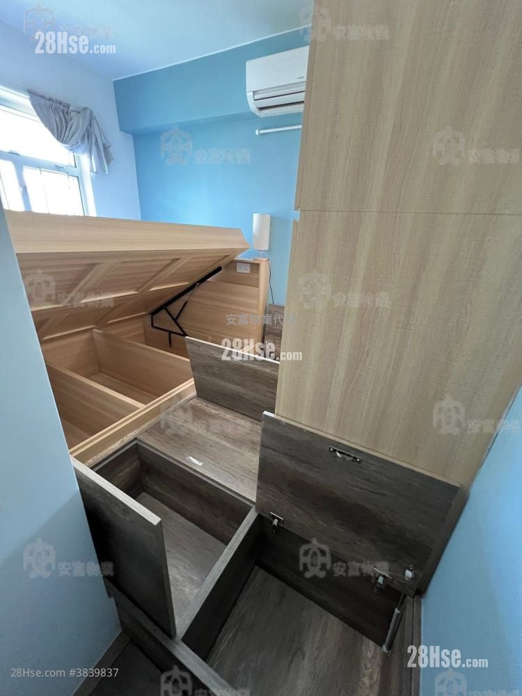 Eightland Gardens Sell 2 Bedrooms , 1 Bathroom 431 ft²