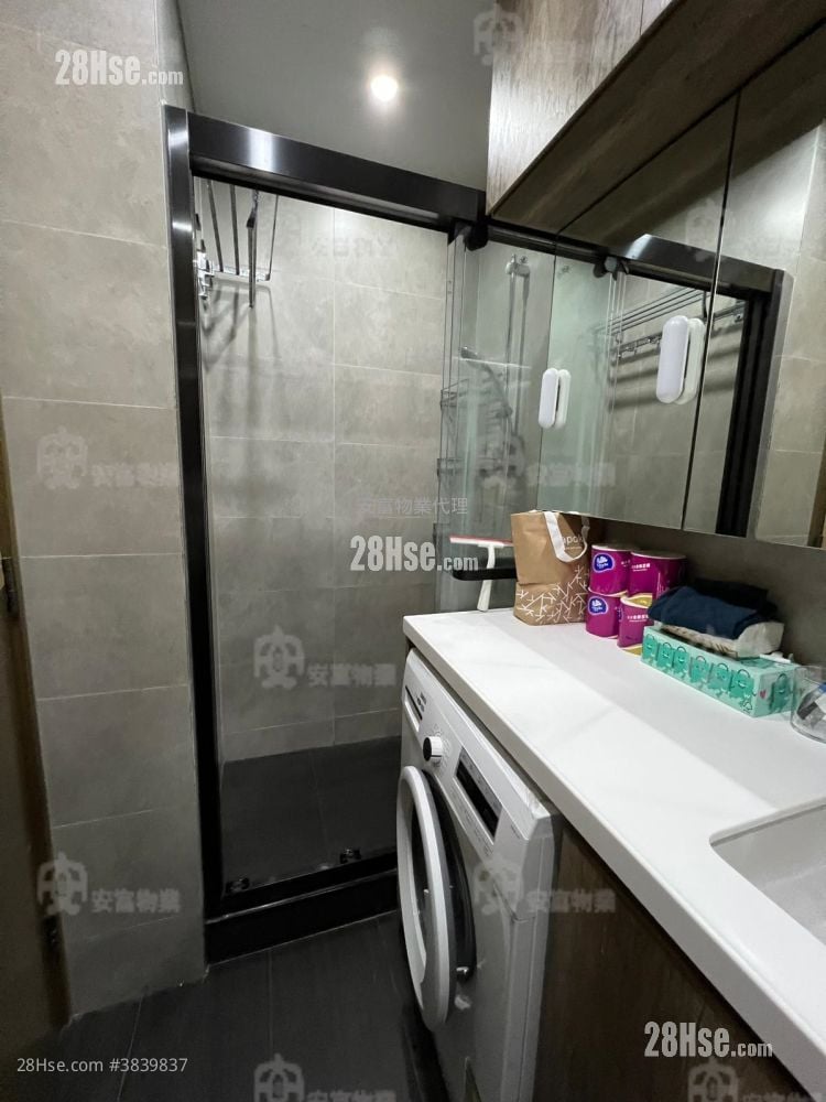 Eightland Gardens Sell 2 Bedrooms , 1 Bathroom 431 ft²