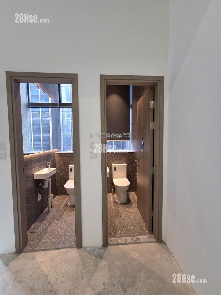 Dr. Kong Centre Rental Studio , 2 Toilets