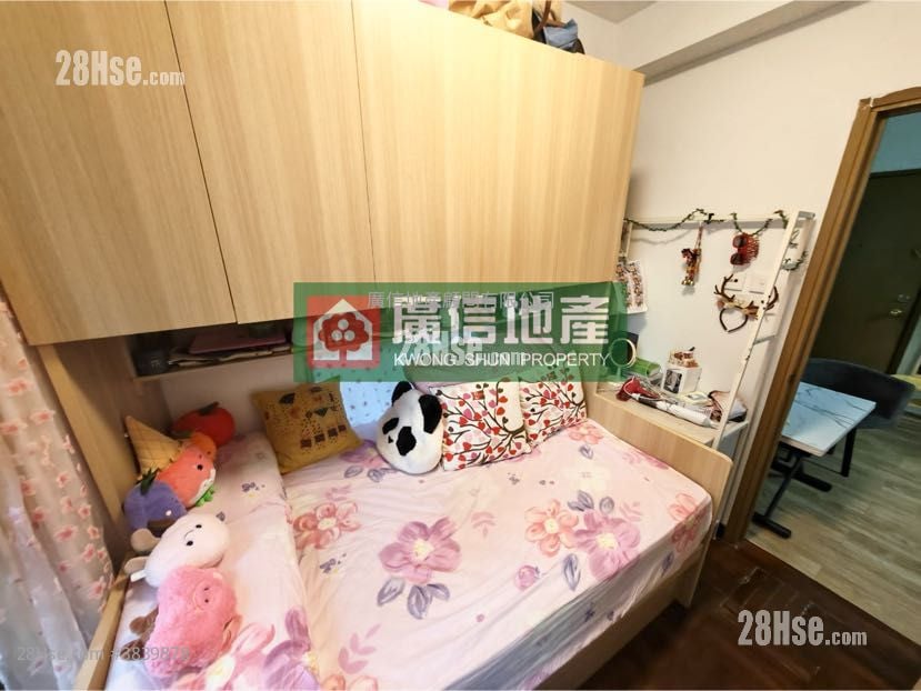 Tak Cheong Court Sell 2 Bedrooms , 1 Bathroom 354 ft²