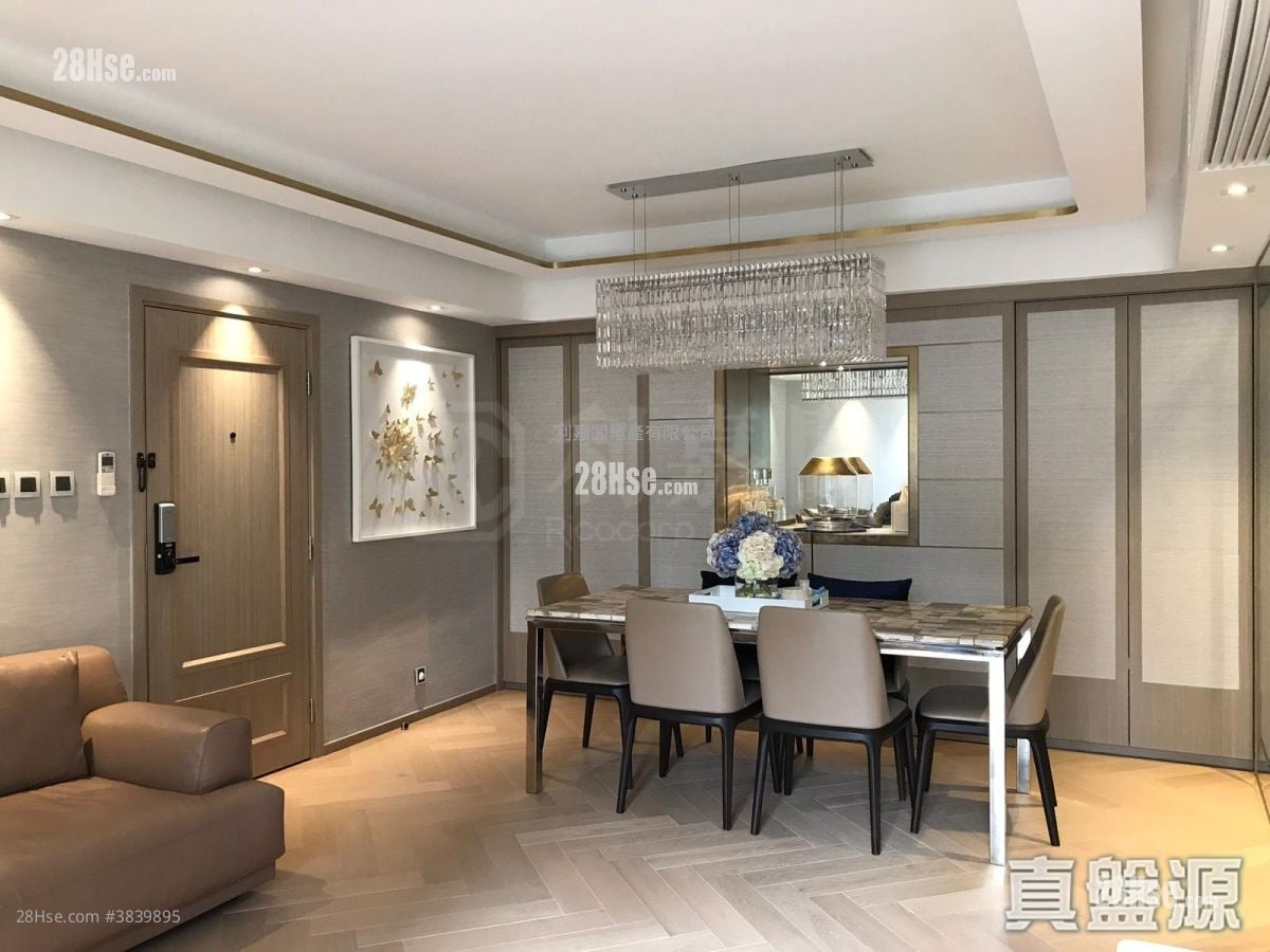 Skyview Cliff Sell 3 Bedrooms , 2 Bathrooms 883 ft²