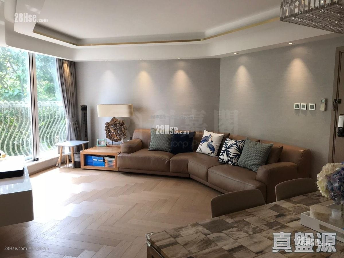 Skyview Cliff Sell 3 Bedrooms , 2 Bathrooms 883 ft²