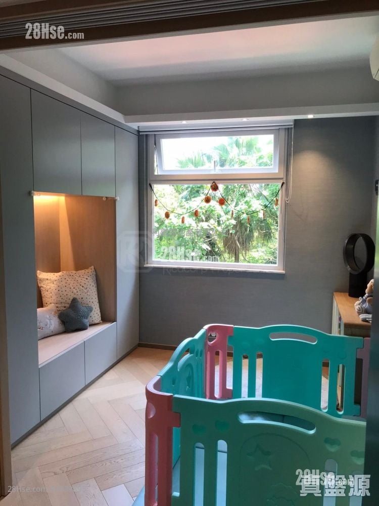 Skyview Cliff Sell 3 Bedrooms , 2 Bathrooms 883 ft²