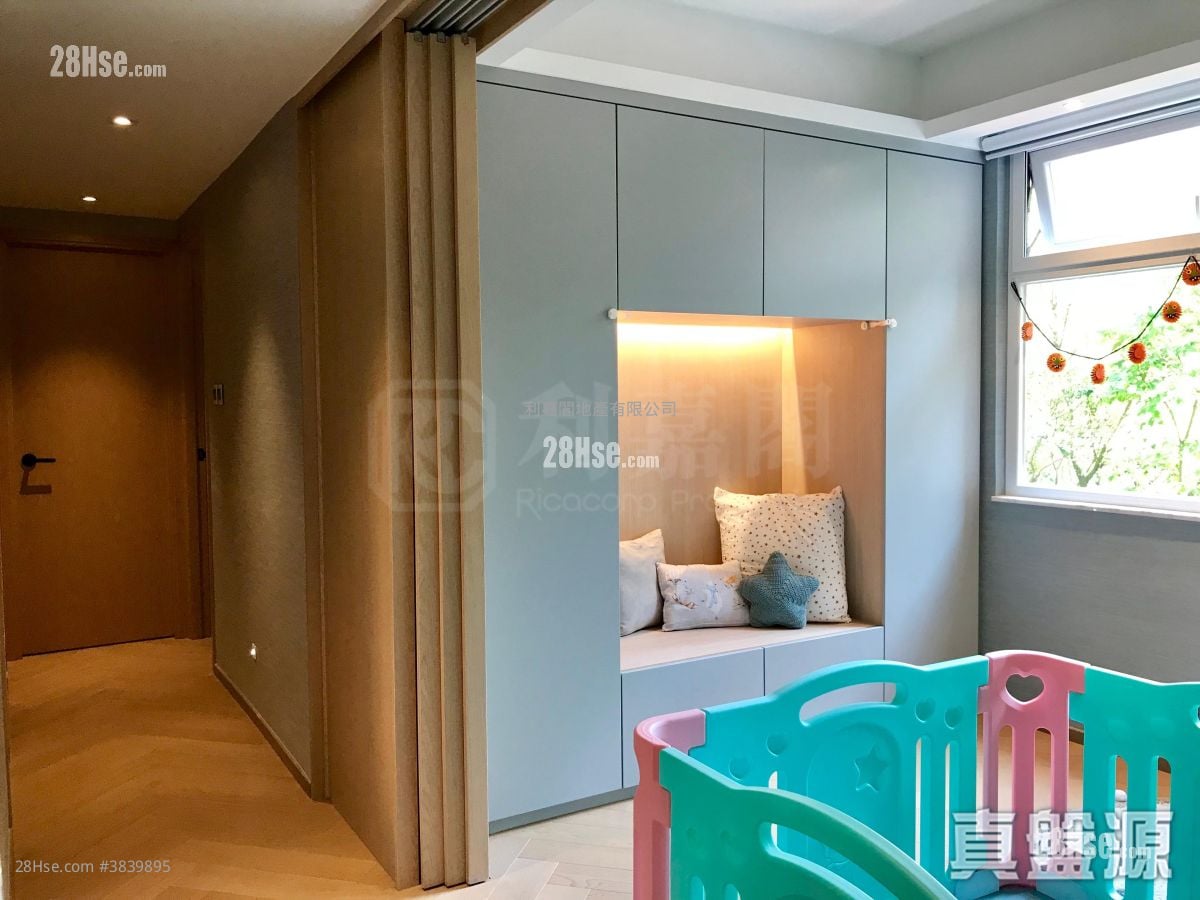Skyview Cliff Sell 3 Bedrooms , 2 Bathrooms 883 ft²