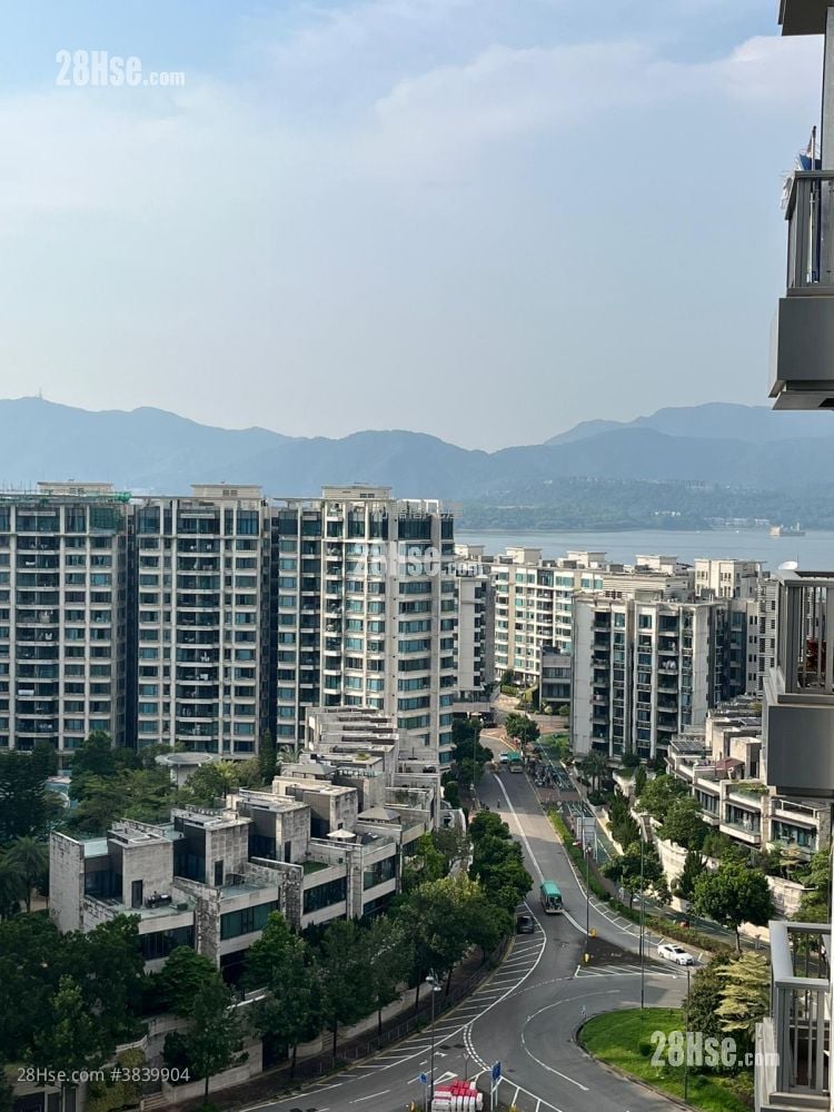 St Martin Sell 2 Bedrooms , 1 Bathroom 452 ft²
