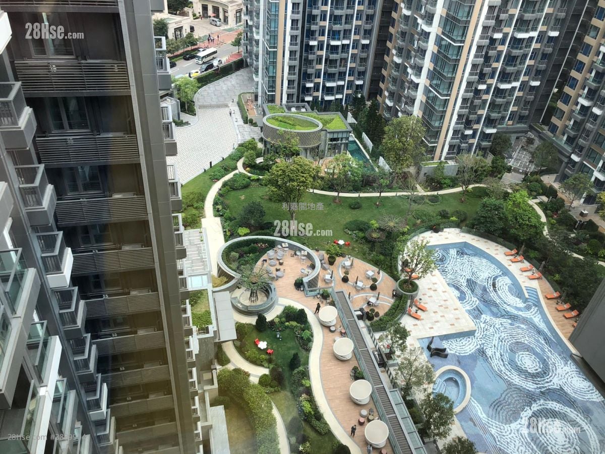 St Martin Sell 2 Bedrooms , 1 Bathroom 452 ft²