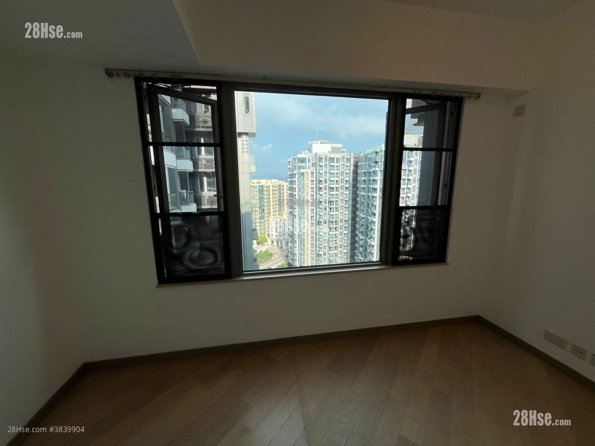 St Martin Sell 2 Bedrooms , 1 Bathroom 452 ft²