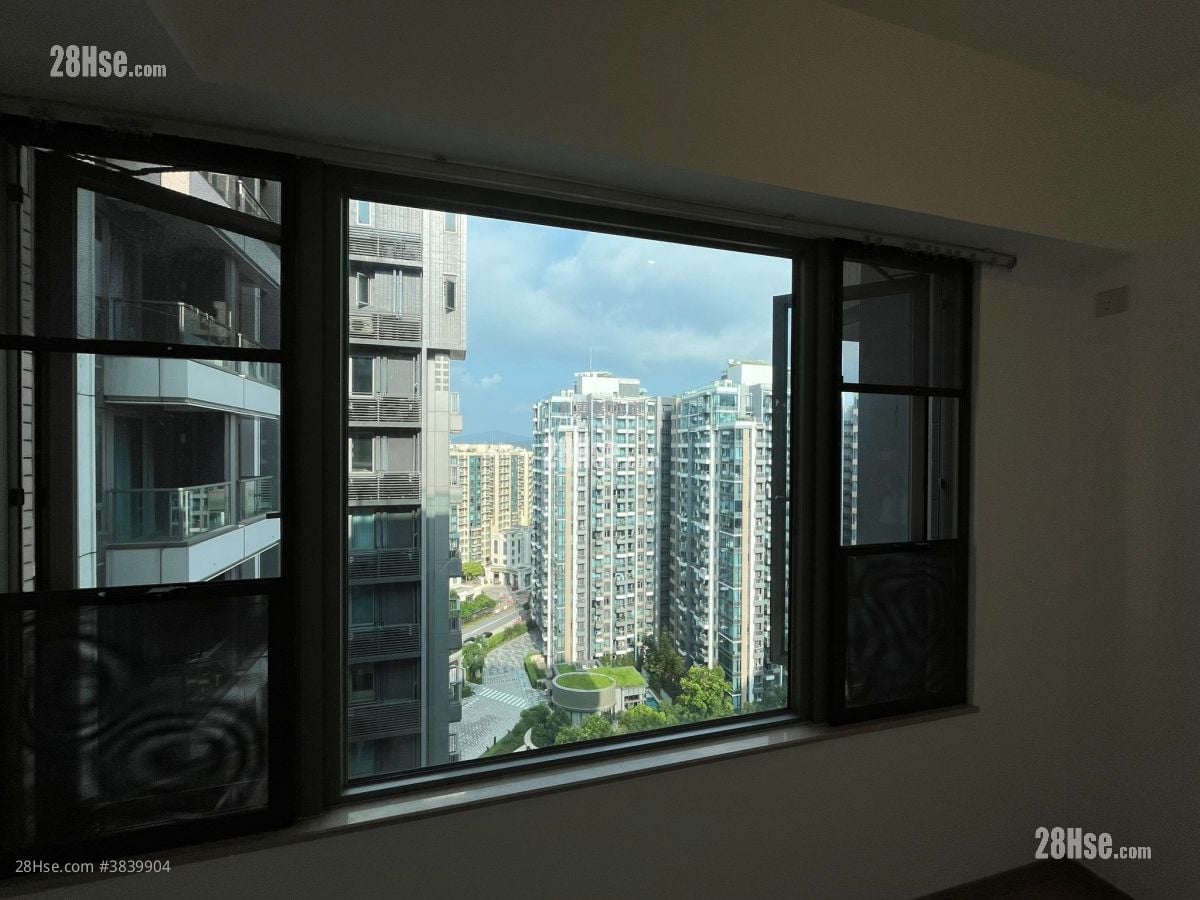 St Martin Sell 2 Bedrooms , 1 Bathroom 452 ft²