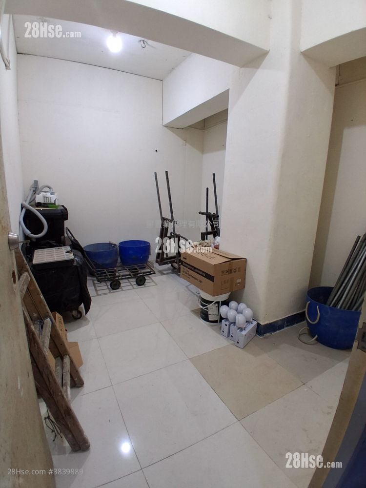Wang Cheung Industrial Building Rental 160 ft²
