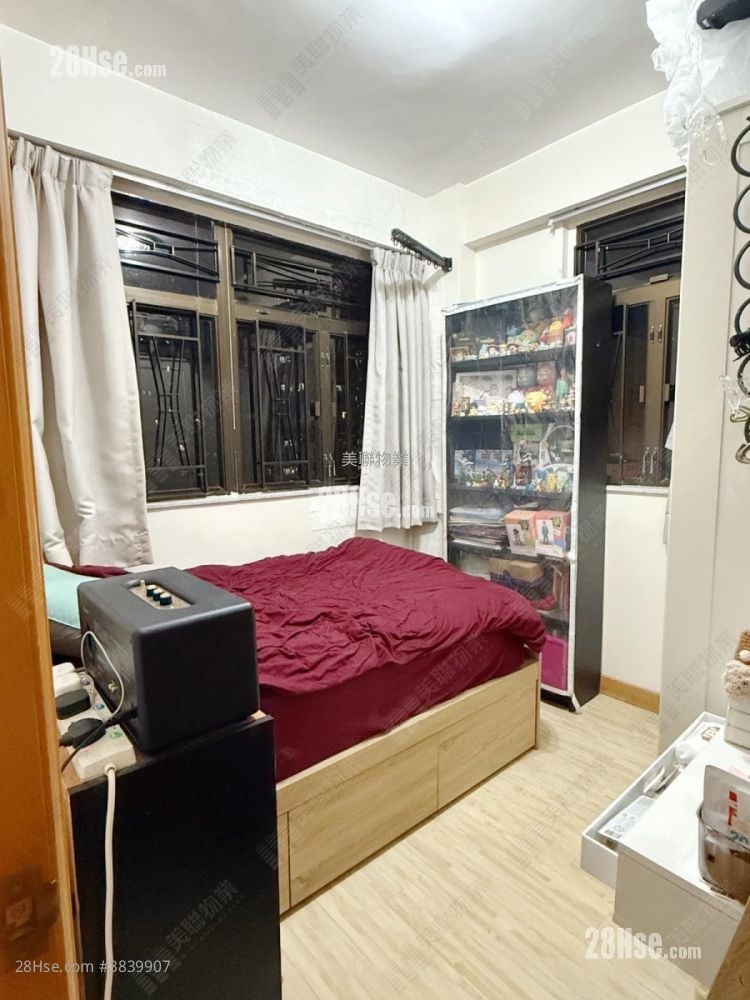 Kwai Chung Building Sell 3 Bedrooms , 1 Bathroom 388 ft²