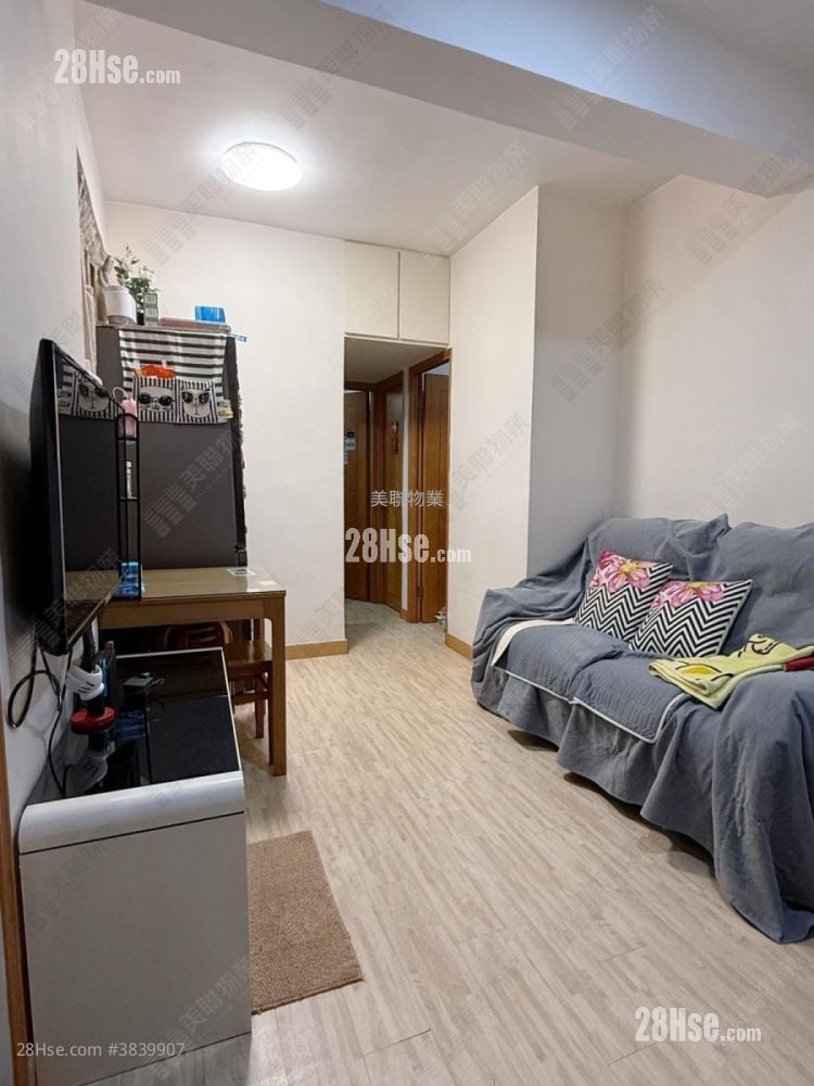 Kwai Chung Building Sell 3 Bedrooms , 1 Bathroom 388 ft²