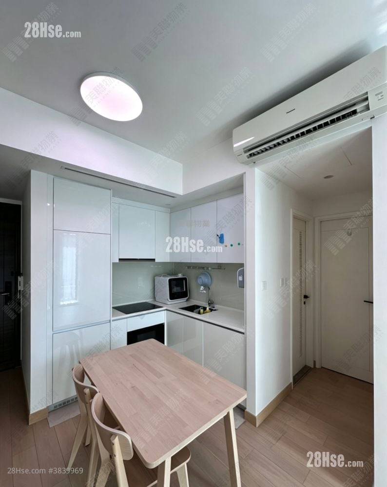 Savannah Sell 2 Bedrooms , 1 Bathroom 448 ft²