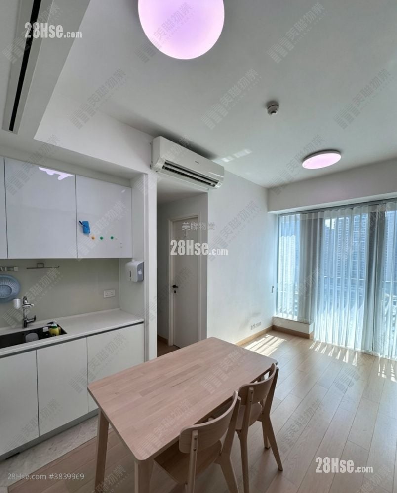 Savannah Sell 2 Bedrooms , 1 Bathroom 448 ft²