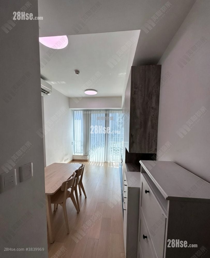 Savannah Sell 2 Bedrooms , 1 Bathroom 448 ft²