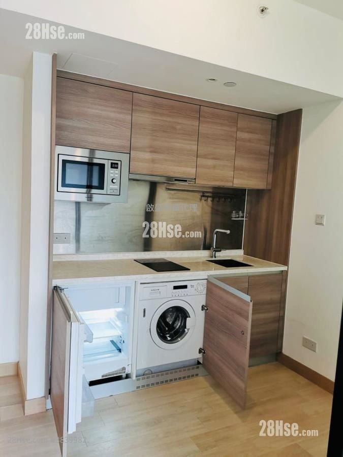 Victoria Skye Sell Studio , 1 Bathroom 273 ft²