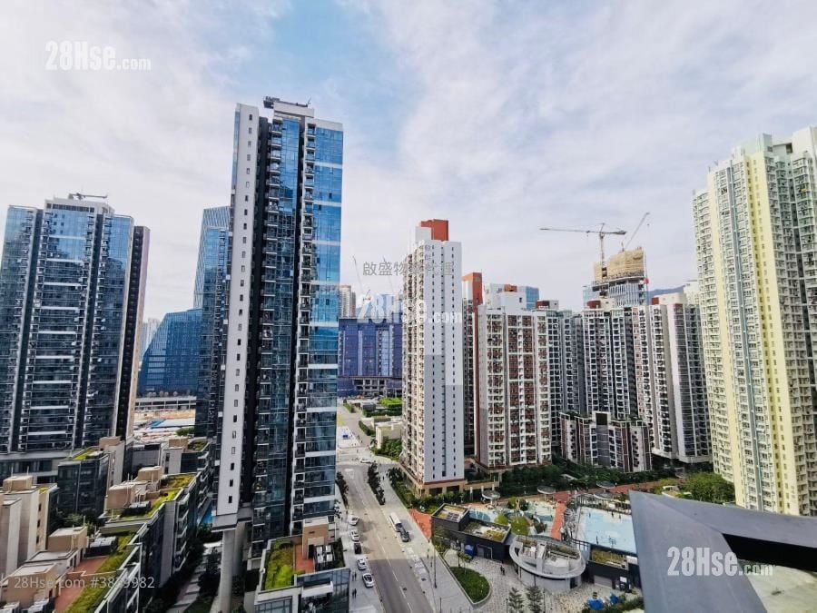 Victoria Skye Sell Studio , 1 Bathroom 273 ft²