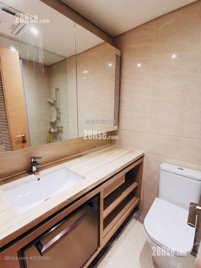 Victoria Skye Sell Studio , 1 Bathroom 273 ft²