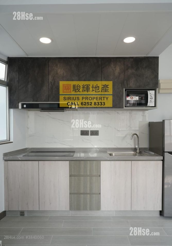 Season Mansion Rental 271 ft²