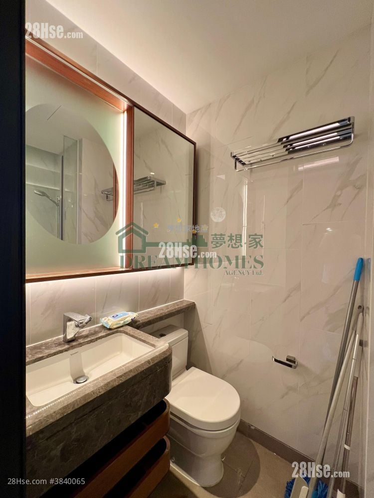 Novum West Rental Studio , 1 Bathroom 225 ft²