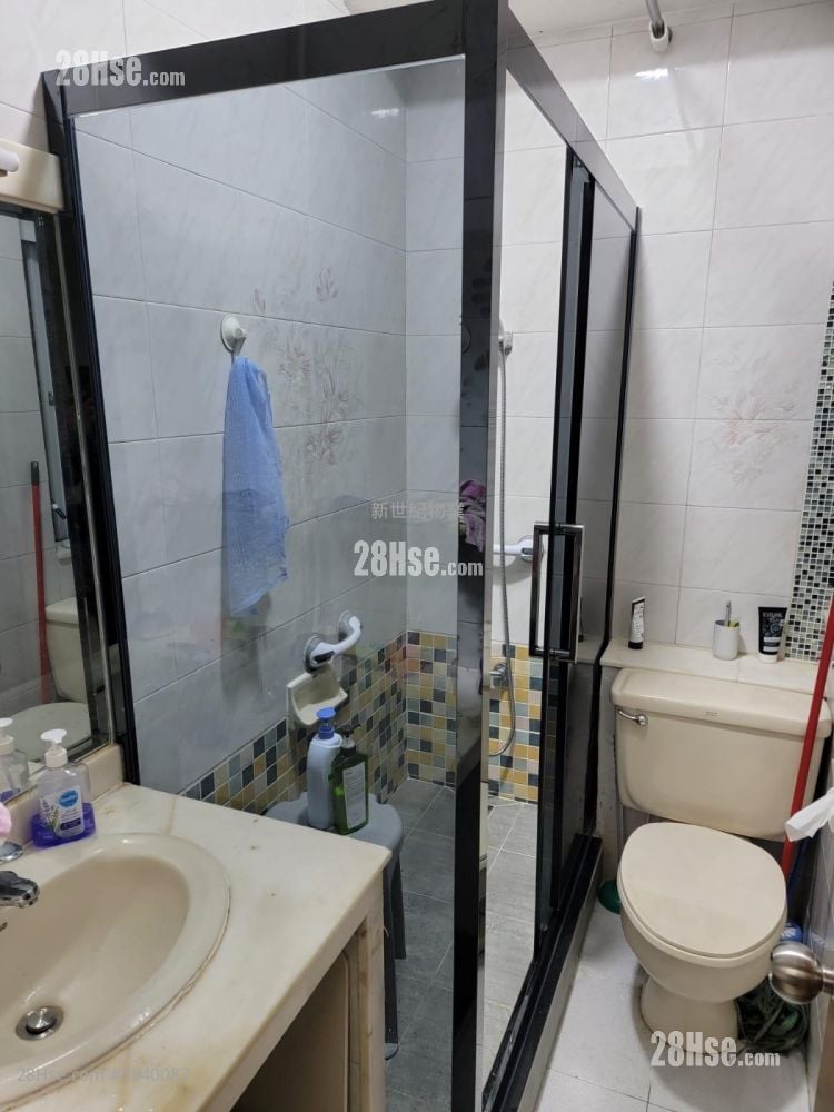Carson Mansion Rental 2 Bedrooms , 1 Bathroom 441 ft²