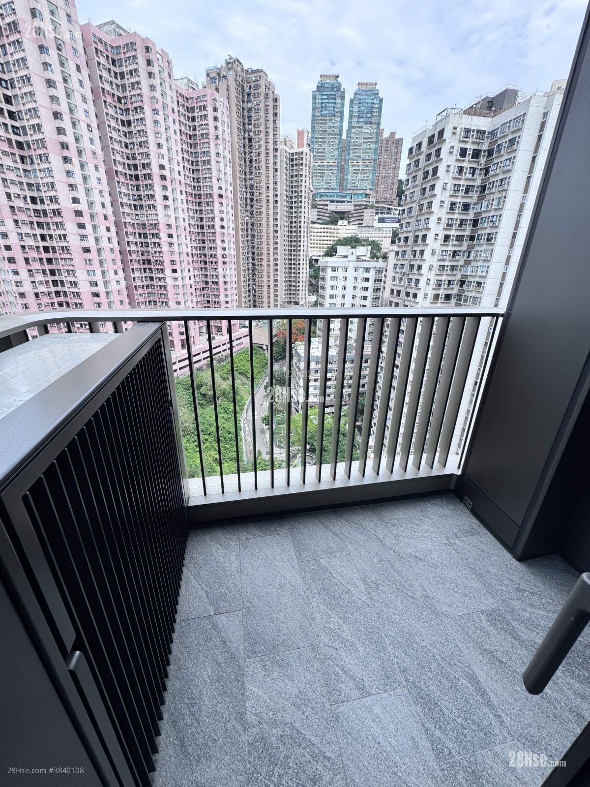 101 Kings Road Rental 3 Bedrooms , 1 Bathroom 549 ft²