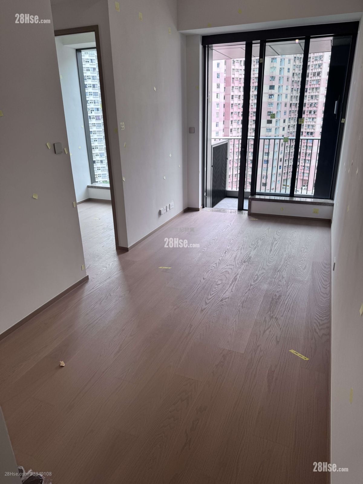 101 Kings Road Rental 3 Bedrooms , 1 Bathroom 549 ft²
