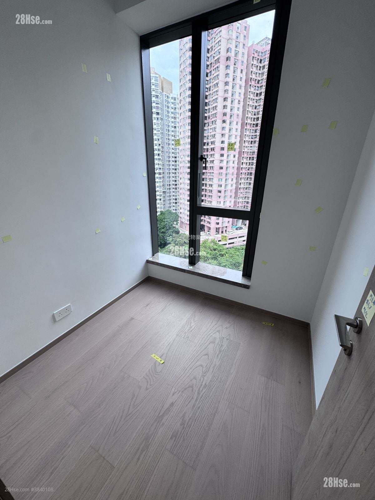 101 Kings Road Rental 3 Bedrooms , 1 Bathroom 549 ft²