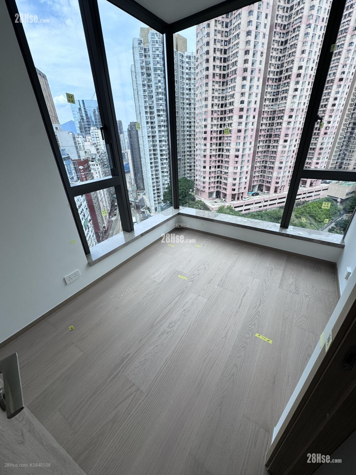101 Kings Road Rental 3 Bedrooms , 1 Bathroom 549 ft²
