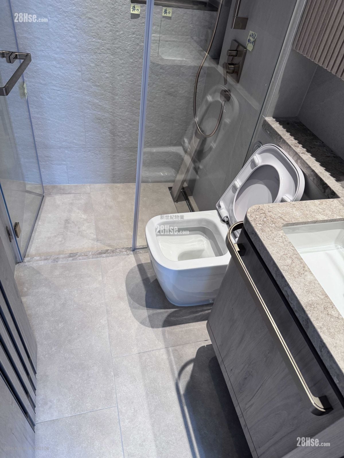 101 Kings Road Rental 3 Bedrooms , 1 Bathroom 549 ft²